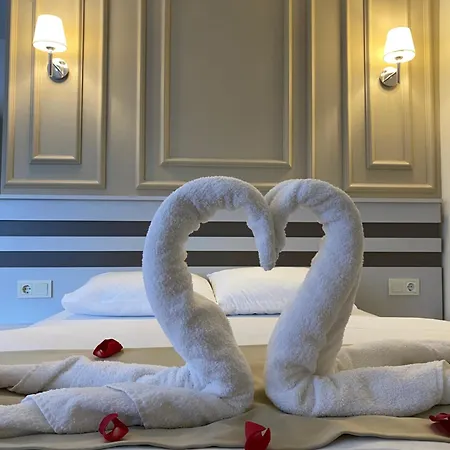 Grandaura Hotel