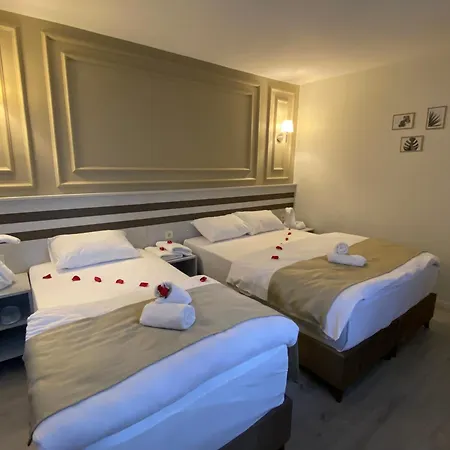 Grandaura Hotel