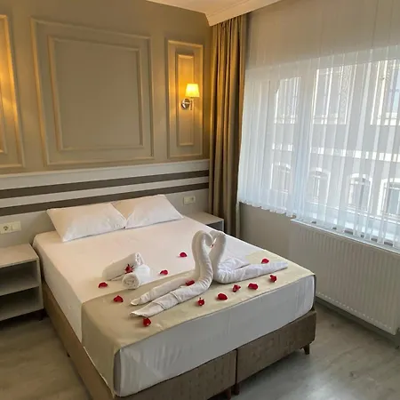 Grandaura Hotel