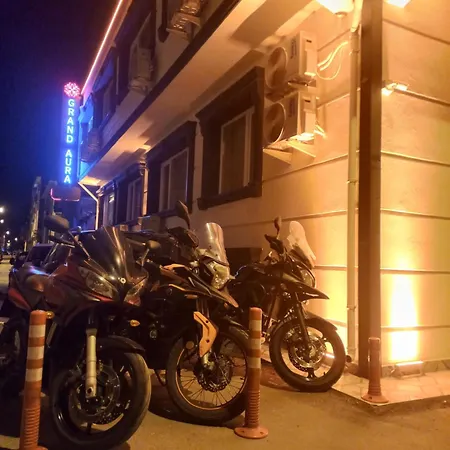 Hotel Grandaura *