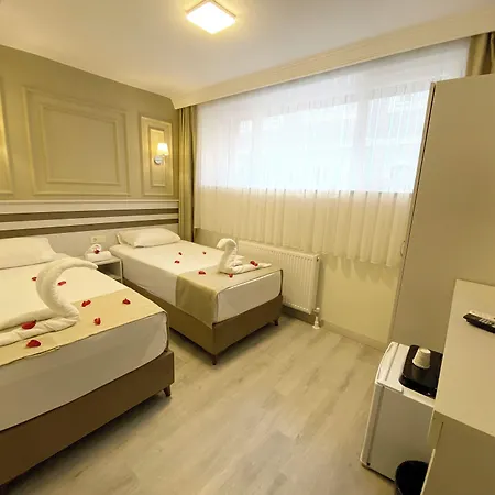 Grandaura Hotel