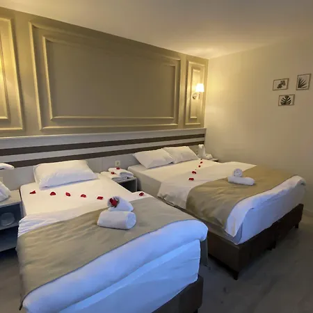 Grandaura Hotel
